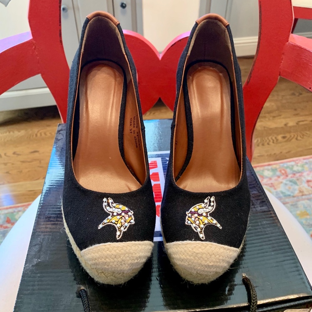 Minnesota Vikings Wedges Size 7
